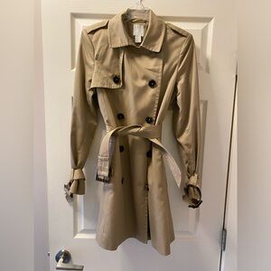 Beautiful H&M trench coat in a honey color.